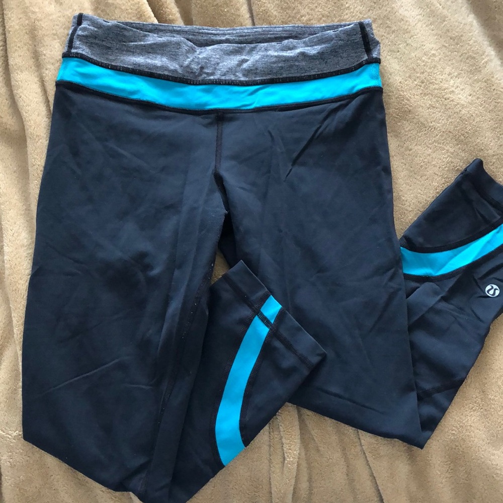 Lululemon Cropped Leggings with Blue/Grey Accents